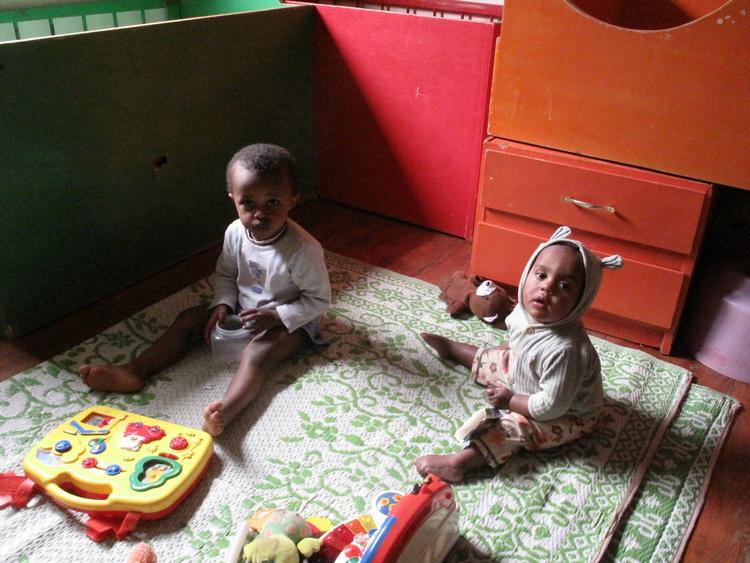 Børnehandel? I august 2012 bragte Politiken de første artikler der pegede på at adoptioner fra Etiopien var problematiske. 