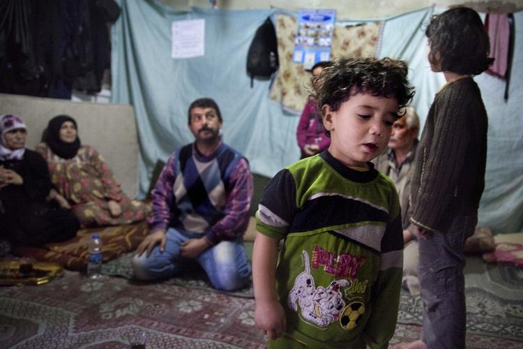 Ændringer. De mange flygtninge i det sydelige Tyrkiet tæt ved grænsen til Syrien har på mnage måder mærket den store tilstrøm af flygtninge. Borgerne i Gaziantep, 60 km fra grænsen, som billedet her er fra, melder om stigende husleje, dyrere varer og børn, der bor på gaden. 