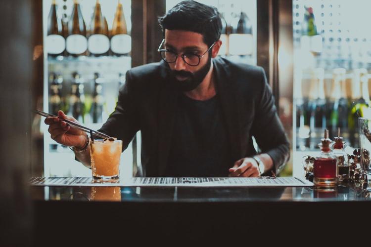 Cocktails. Hardeep Rehal er medejer af Blume, hvor man snart kan bruge den nye app. 