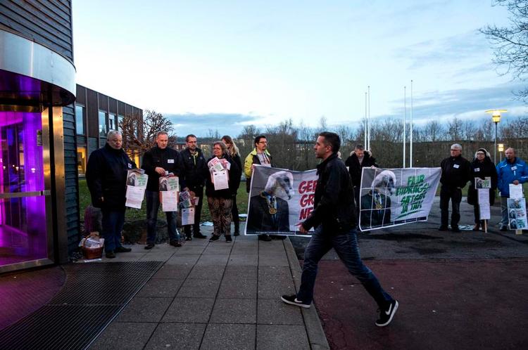 Protest. Utilfredse menige medlemmer forsøgte tirsdag aften at få fremtidig indflydelse i Nykredit ved at stille op til valg i repræsentantskabet, Nykredits øverste ledelse. 