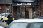 15.31 skyder 22-årige Omar Abdel Hamid El-Hussein mod et debatmøde om ytringsfrihed i Krudttønden på Østerbro. 