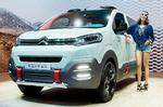 pophumør. Citroën har fabuleret over minibus-mulighederne med konceptkøretøjet Hyphen – en kulørt bandbus med firehjulstræk. 