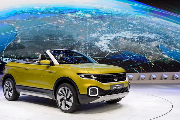 ÅBEN. VW prøver at ryste sig fri af miljøskandalen med nye, spændende konceptbiler. Her er VW T-Cross Breeze, en blanding af offroader og cabriolet. Det ligner lidt en kopi af den tilsvarende udgave af Range Rover Evoque. 