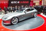 PRAKTISK. Ferrari GTC4 Lusso er en videreudvikling af en eksisterende model, og den er usædvanlig ved at have fire sæder. Nu har den også hybridteknik. Ferrari er også nødt til at tænke i mere økonomiske motorer. S 