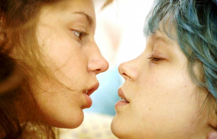 Problematisk. Tænkte du udelukkende på den heteroseksuelle fetichering af lesbianisme, mens du sad og så 'Adeles liv'? Så er femi- eller queerporno nok mest din ting. 