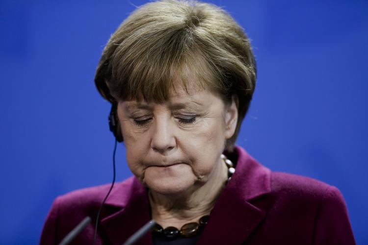 Presset. 'Wir schaffen das' - vi klarer det - har under flygtningekrisen været mottoet for Angel Merkels velkomstpolitik. Nu lægger det stærtk indvandrerkritiske parti Alternative für Deutschland pres på denne politik. 