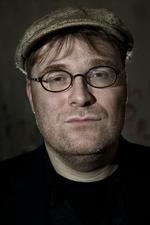 Indsamling. Musikeren Benjamin Koppel vil støtte Lisbeth Zorning Andersen, der har fået en bøde for menneskesmugling. 