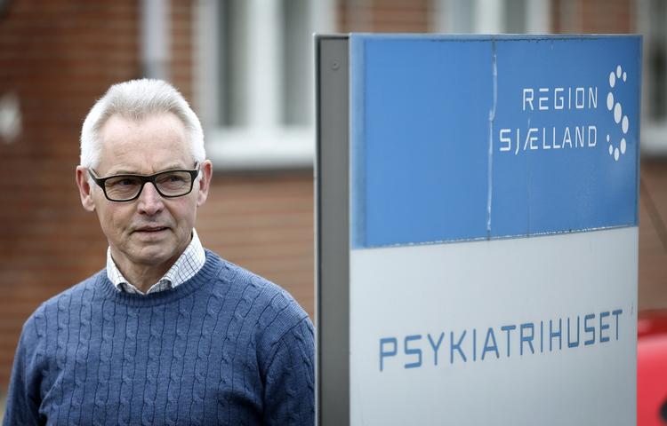 Gennemgang. Vicedirektør i Psykiatrien Region Sjælland, Søren Bredkjær, siger, at det på et møde i fredags blev besluttet, at regionens retningslinjer skal gennemgås igen, overvågningen af patienternes bivirkninger skal forbedres, og der vil blive indført en ordning med medicingennemgange. 