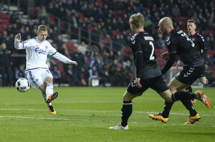 6-2. FC Københavns tidligere AaB'er, Kasper Kusk, var med til at sænke sine gamle holdkammerater med denne scoring. 