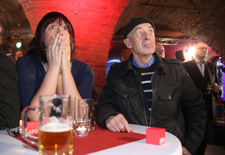 ADVARSEL. Socialdemokratiske tilhængere så med gru på søndagens valgresultat. 