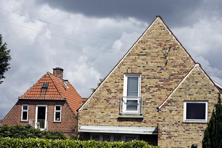 Tryghed. 24 milliarder skal sikre ro blandt landets boligejere, når et helt nyt ejendomsvurderingssystem skal tages i brug. 