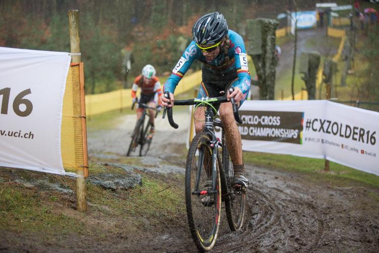 SLUT. Selv om Femke Van den Driessche hævder, at  det var en venindes cykel, der har skabt miseren, så opgiver den unge belgier at forsvare sig mod anklagerne om motordoping. 