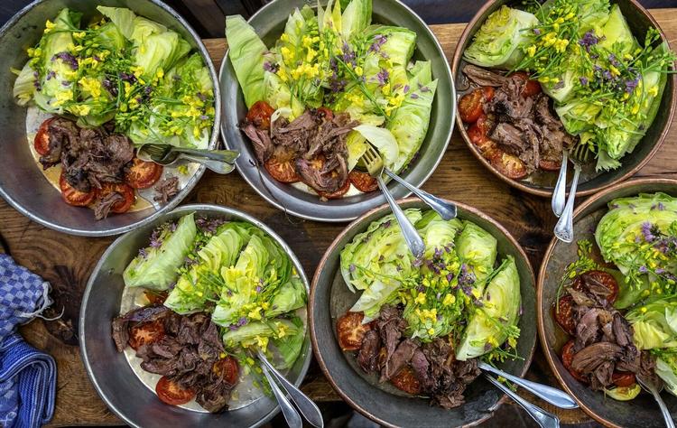 Øko. Her er det retter fra Stedsans på Østerbro, men folkene bag lover, at maden i Torvehallerne bliver meget lignende, bare til en billigere penge. 