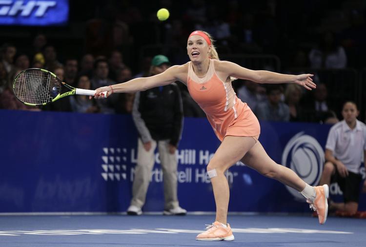 NEDTUR. Når Caroline Wozniacki i næste uge spiller i Miami, er hun nummer 26 eller 27 på verdensranglisten, men det er nok til at blive seedet og dermed oversidder i første runde. 