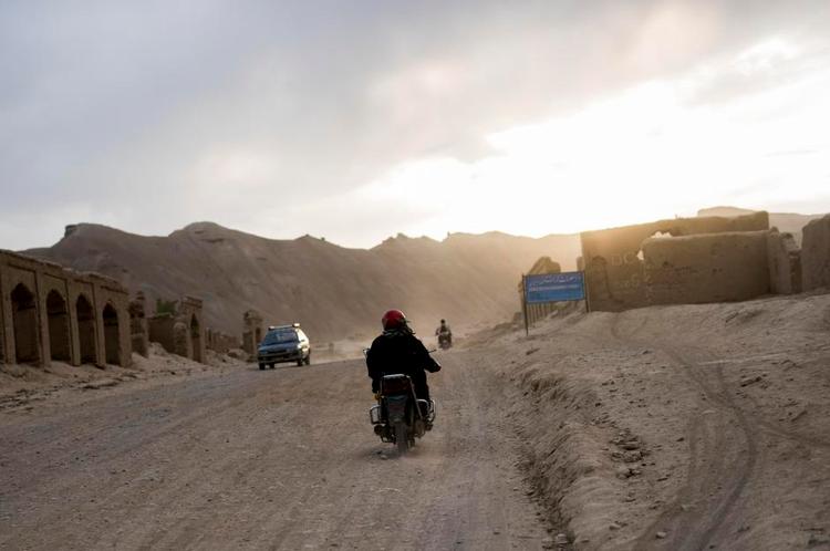 Afghanistan er fyldt med gamle bygninger og alt muligt andet, der vidner om at landet gennem årtusinder har været port mellem Østen og Vesten.  
