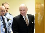 UTILFREDS. Anders Breivik fik i dag anledning til at forklare retten, hvorfor han mener afsoningsvilkårene i fængslet bryder menneskerettighederne. 