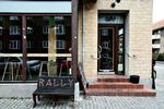 skuffelse. Rallys i Sydhavnen burde have alle chancer for at blive en københavnerdarling – men det er, som om ejeren er taget på ferie og har taget cafémanualen med. 