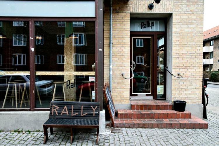 skuffelse. Rallys i Sydhavnen burde have alle chancer for at blive en københavnerdarling – men det er, som om ejeren er taget på ferie og har taget cafémanualen med. 