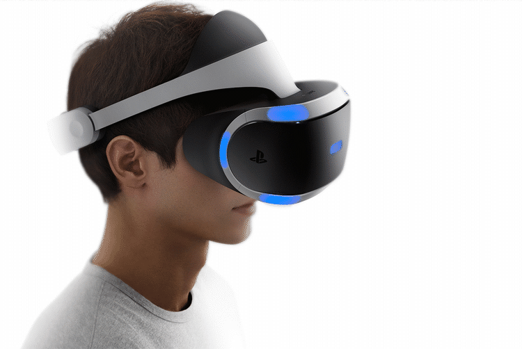 ABSORBERENDE. PlayStation VR er Sonys bud på en Virtual Reality-brille, der kan bruges sammen med firmaets spilkonsoller. Nu er det bekræftet, at den lander i butikkerne til efteråret (Foto: Sony). 