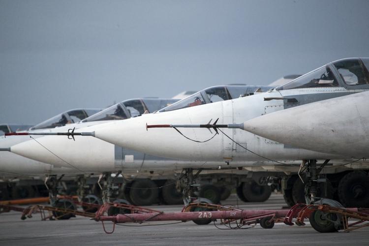 Krig. De fleste russiske kampfly har holdt sig på landjorden de seneste uger, efter at der blev indgået en aftale om en delvis våbenhvile. (arkivfoto) 
