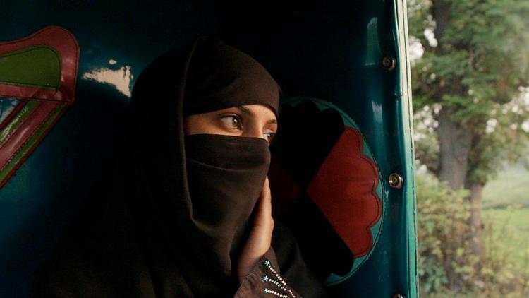 Overlever. Siden filmen om Saba Qaiser blev færdig, har hun og hendes mand fået en søn. På grund af hendes historie i filmen har nogen doneret hende jord i hjemlandet Pakistan, og for første gang i sit liv har hun nu også sine egne identifikations- papirer. 