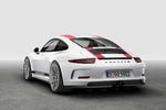 SIMPEL. Porsche sætter ofte en markant hækspoiler på 911-modellen. Det er dog ikke sket på denne model. 
