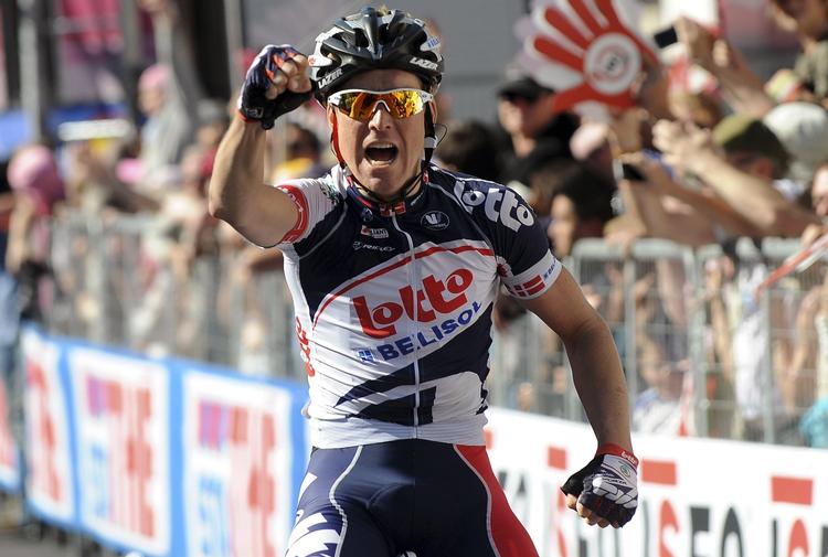 reserve. Lars Bak jubler efter at have vundet 12. etape af Giro d'Italia 2012. 
