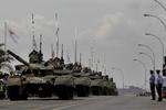Konflikt. Cypern har siden 1974 været delt i en tyrkisk- og en græsk-cypriotisk del, og landet er fortsat i latent militær konflikt. Det truer nu med at vælte EU's flygtningeplan. 
