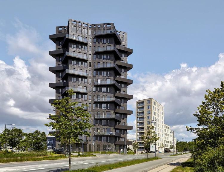 Nybyggeri. Både arkitektfirmaet Mangor &amp; Nagel Arkitektfirma A/S og bygherrerne FB Gruppen A/S og PKA A/S præmieres. »Bygherren har her valgt den gode kvalitet og givet arkitekterne mulighed for at bygge et helt særligt hus«..  Foto: Københavns Kommune/Mangor &amp; Nagel 