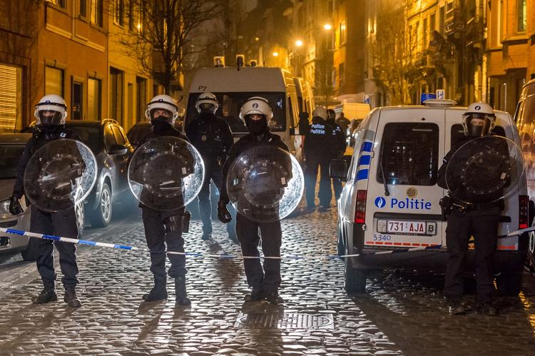 Aktion. Salah Abdeslam blev anholdt fredag ved en stor politiaktion i Bruxelles. Han ventes udleveret til Frankrig, hvor han menes at have været med til at gennemføre det omfattende terrorangreb i Paris sidste efterår. 