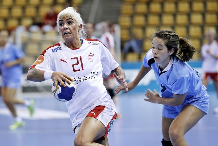 skuffelse. Danmarks håndboldkvinder kommer ikke til OL i Rio. Men holdet sluttede af med en storsejr ved OL-kvalifikationen i Danmark, hvor det gik ud over Uruguay. 