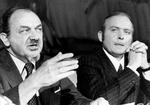 Kampe. Selv om tiden var en anden, havde Anker Jørgensen nok at gøre politisk i en tid med dårlig økonomi. Her ses han i 1978 med Venstres formand Henning Christophersen 
