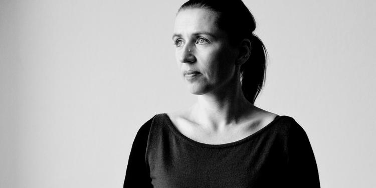 Afstand. Mette Frederiksen (S) og Morten Østergaard (R) tager skarp afstand fra blå bloks højekarakterkrav til elever, der gerne vil gå på gymnasiet. 