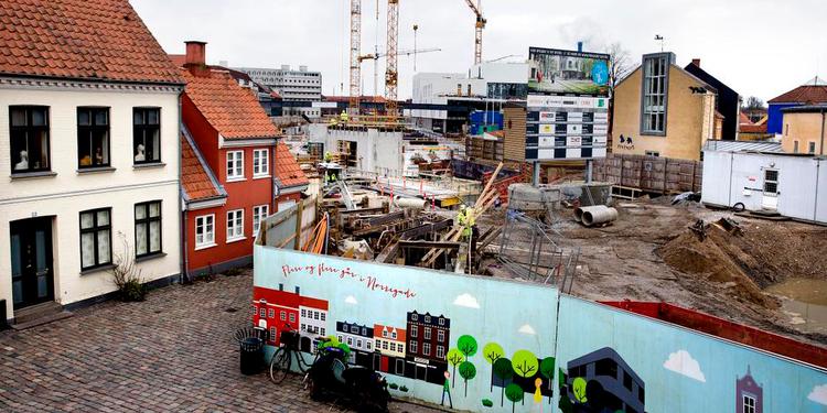 Omstridt. Thomas B. Thriges Gade har siden 1970 delt Odense i to dele. Nu er vejen lukket, og et nyt kvarter bygges. 