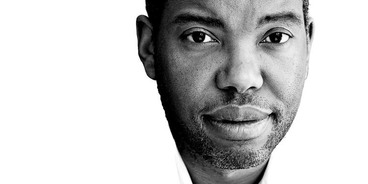 Anklageskrit. Ta-Nehisi Coates' brag af et anklageskrift fra sidste år, 'Mellem verden og mig', foreligger nu på dansk. 