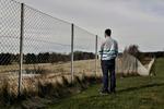 Udvist. Kurdiske FK var politisk aktivist i Tyrkiet, hvor han ifølge aget udsagn blev anholdt og udsat for tortur flere gange. 