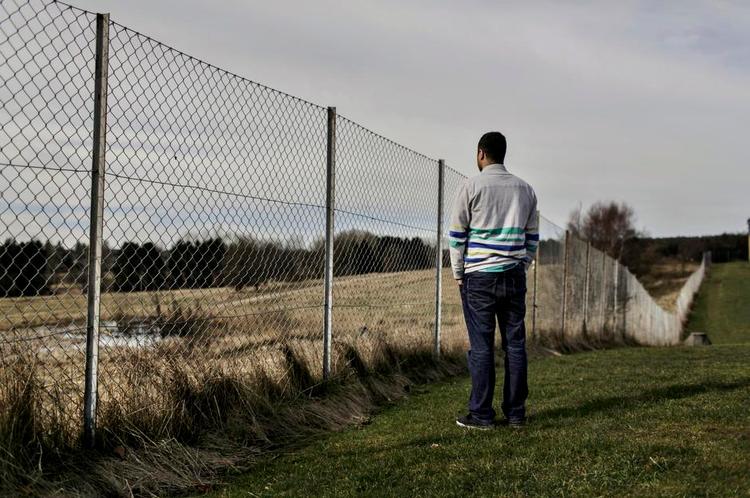 Udvist. Kurdiske FK var politisk aktivist i Tyrkiet, hvor han ifølge aget udsagn blev anholdt og udsat for tortur flere gange. 
