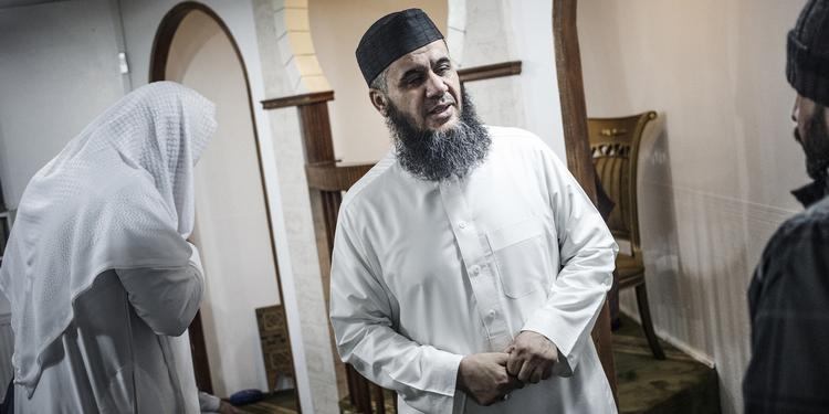 Imam. De såkaldt »radikale imamer« skal have frataget deres statsborgerskab, hvis det står til Dansk Folkeparti. Men det kan være svært at gøre i praksis - og vil indsnævre ytringsfriheden, advarer eksperter. 