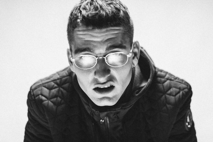 Cool. Den aarhusianske platinsælgende rapper Emil Stabil starter i aften sin Hestekræfter Tour i Pumpe-huset. 