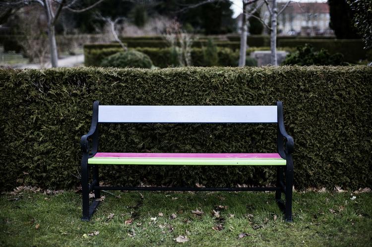 Færre kistebegravelser skal give plads til, at københavnerne kan bruge dele af byens kirkegårde som grønne byrum. Men hvordan harmonerer den plan med død og sorg? 