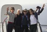 Debut. Rolling Stones er det første store rocknavn, der spiller i Cuba. Bandet ankom i eget fly sammen med 60 familiemedlemmer og hjælper og flere ton udstyr. 
