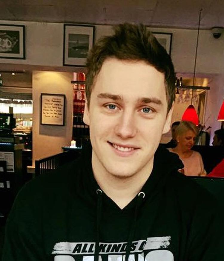 DYRT. Spilleriet kostede ikke kun Mads Berthelsen penge - det kostede også venner og kæreste. 