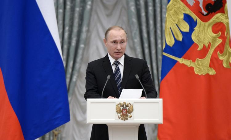 Spøg. Selv præsident Putin fandt anledning til at spøge, da John Kerry var i Moskva i torsdags. 