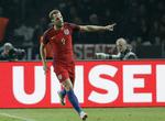Mål. Tottenham-angriberen Harry Kane sparkede England i gang i det overraskende comeback mod de tyske verdensmestre. 