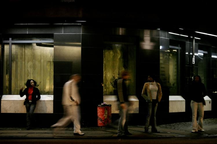 PRES. Ifølge Reden International og HopeNow, er markedet for købesex mættet i København. I jagten på kunder bliver udenlandske prostituerede derfor mere synlige i nattelivet. (Arkiv) 