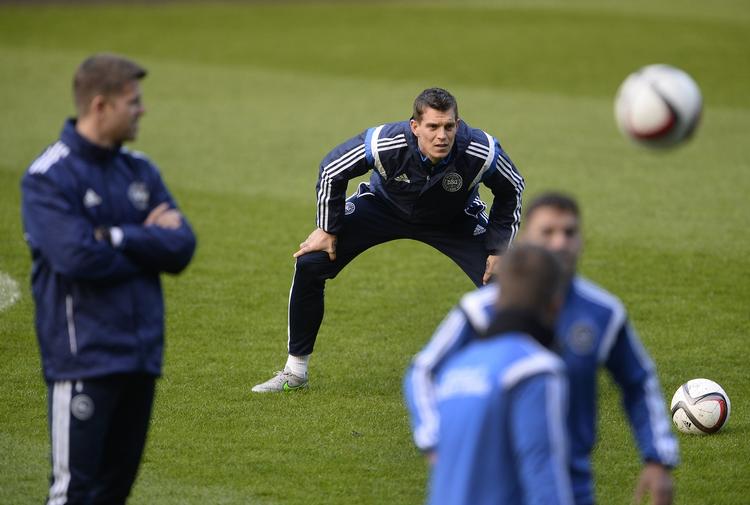 JUBILAR. Det er anden gang i sin landsholdskarriere, Daniel Agger skal møde Skotland. I 2011 tabte Danmark 2-1 på Hampden Park med tre forskellige anførere: Christian Poulsen i første halvleg, Agger i de første 13 minutter af anden halvleg og Thomas Sørensen i resten af kampen. 