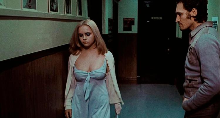 Brutal. »Scenen er et kærlighedsmøde. Den er brutal men også fyldt med humor, og jeg kan godt lide de kontraster«, siger filmfotograf Sturla Brandth Grøvlen om sin yndlingsscene. 