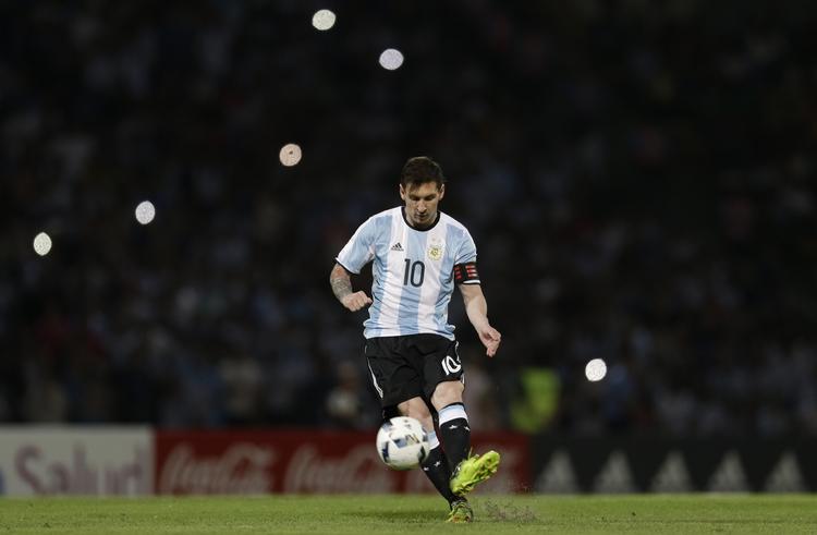 50. Den argentinske fodboldspiller Lionel Messi scorede i nat sit mål nummer 50 i landsholdstrøjen. 