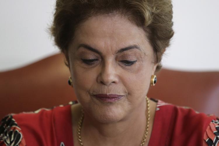 Presset. Brasiliens præsident Dilma Roussef har mistet sin største koalitionspartner og er dermed et skridt nærmere en rigsretssag. 
