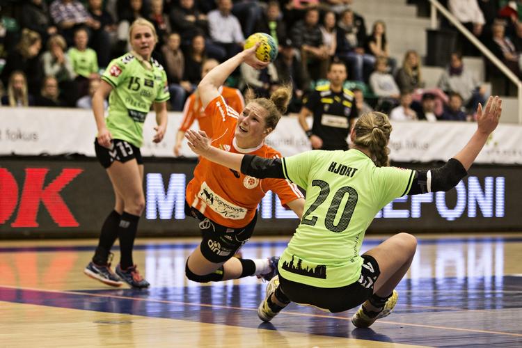 Indover. Silkeborg og Rikke Iversen kæmpede forgæves mod SK Århus. 